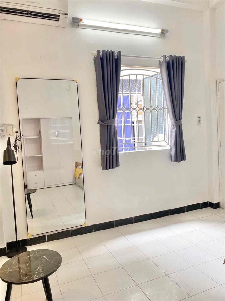 1 Phòng ngủ, 1 Phòng bếp, Cửa sổ thoáng, 40m2, 6tr5 Phú Nhuận