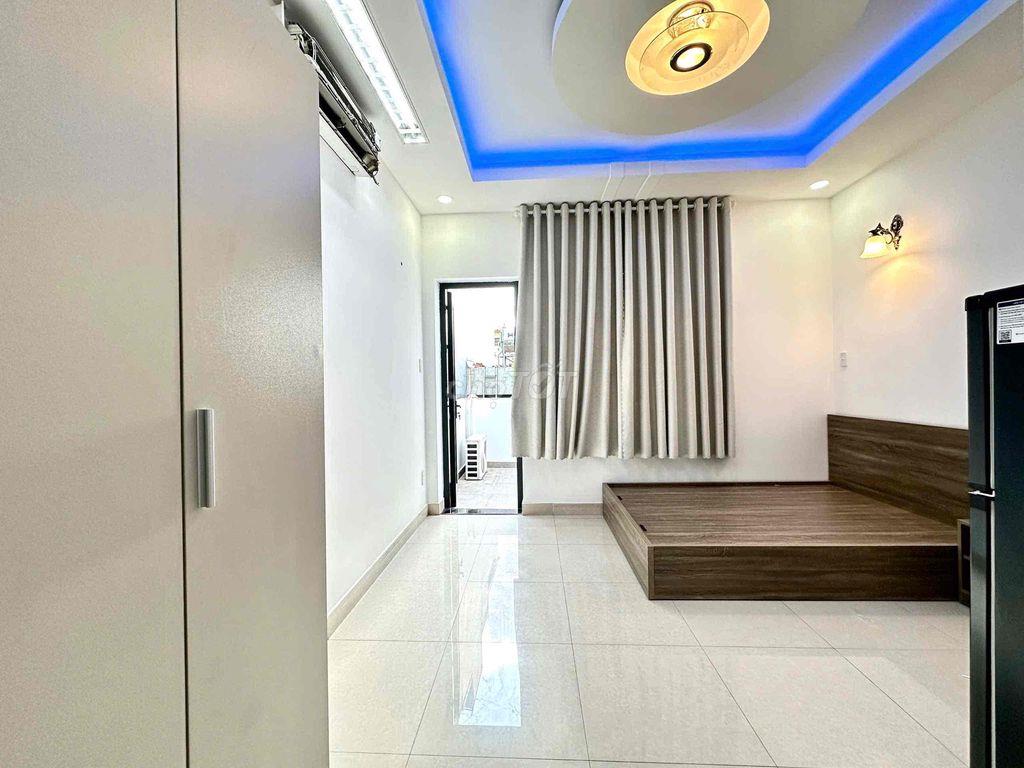 Căn hộ dịch vụ full nội thất , bancol, tách bếp từ 5tr8 - 6tr8