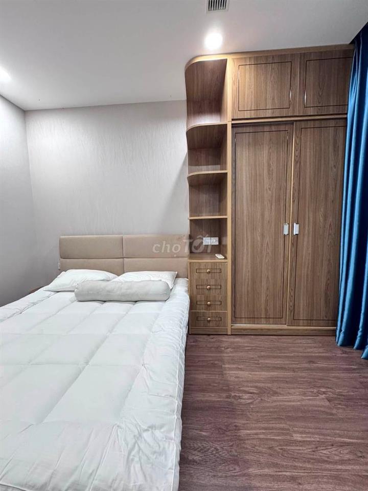 Cho Thuê CHCC Rivera Park Sài Gòn, Giá 17tr, 75m2, 2pn, 2wc. LH: Vân