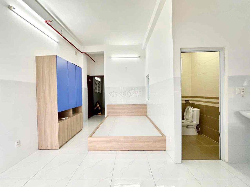Cho thuê phòng trọ ban công full nội thất ngay cuối Nguyễn Thái Sơn