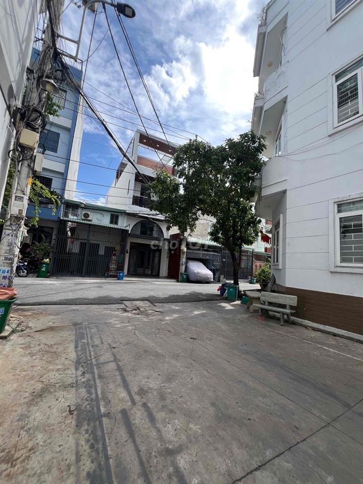 Cho Thuê Nhà DT 180m2 1Trệt 2Lầu 3Pn 3Wc Sân Thượng Hẻm Xe Tải Đậu