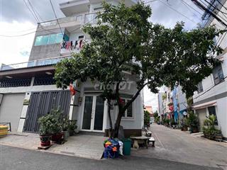 Cho Thuê Nhà DT 180m2 1Trệt 2Lầu 3Pn 3Wc Sân Thượng Hẻm Xe Tải Đậu