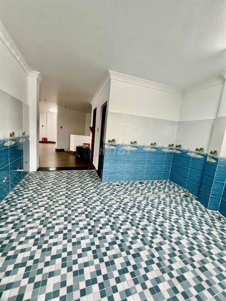 Cho Thuê Nguyên Căn Biệt Thự DT 800m2 1Trệt 3Lầu 6Pn 6Wc Sân Vườn