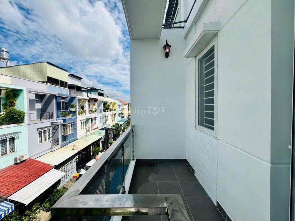 Cho Thuê Nhà DT 4x25m Sân Rộng Đậu 2 Ôtô 3Lầu 4Pn 5Wc Sân thượng