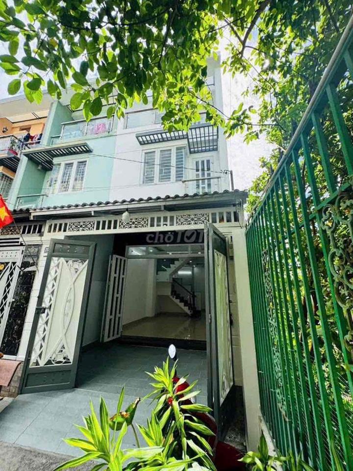 Cho Thuê Nhà DT 4x25m Sân Rộng Đậu 2 Ôtô 3Lầu 4Pn 5Wc Sân thượng