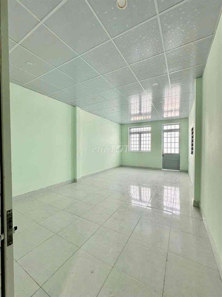 Cho Thuê Nhà Ngay Cầu Ngã Tư Ga Dt 5x15 1Trệt 1Lầu 2Pn 2Wc Sân Hẻm Ôtô