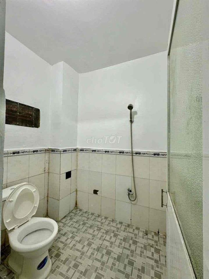 Cho Thuê Nhà Ngay Cầu Ngã Tư Ga Dt 5x15 1Trệt 1Lầu 2Pn 2Wc Sân Hẻm Ôtô