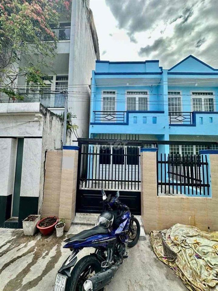 Cho Thuê Nhà Ngay Cầu Ngã Tư Ga Dt 5x15 1Trệt 1Lầu 2Pn 2Wc Sân Hẻm Ôtô