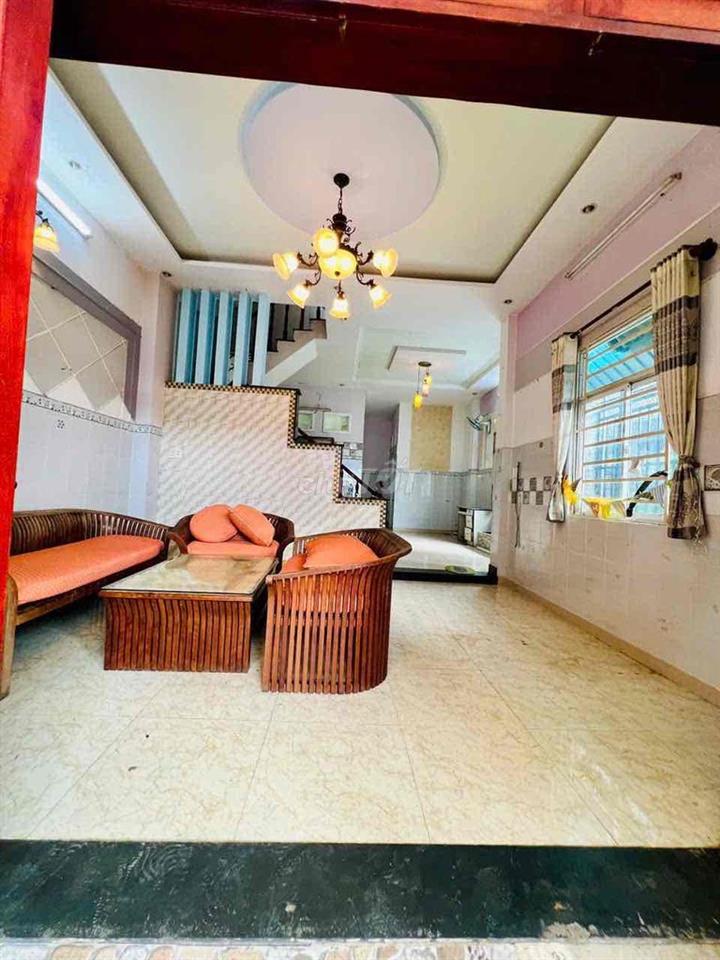 Cho Thuê Nhà DT 6x15m 1Trệt 1Lầu 4Pn 3Wc Sân Đậu Ôtô Căn Góc Thoáng