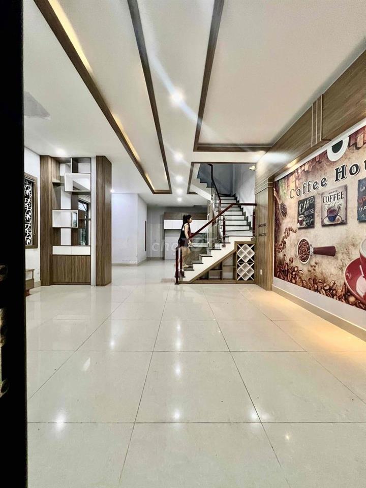 Cho Thuê Nhà DT 6x20m 1Trệt 2Lầu 6Pn 7Wc Sân Rộng Ôtô Nhà Căn Góc