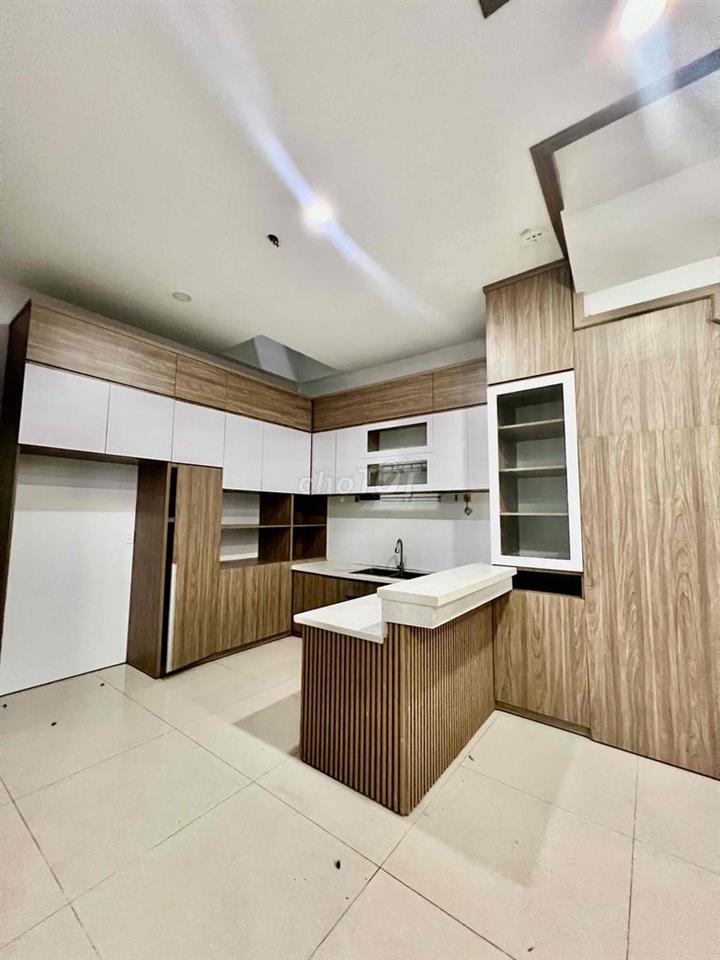Cho Thuê Nhà DT 6x20m 1Trệt 2Lầu 6Pn 7Wc Sân Rộng Ôtô Nhà Căn Góc