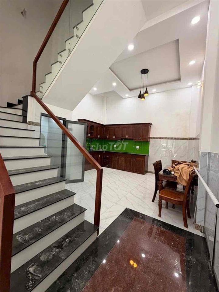 Cho Thuê Nhà DT 220m2 1Trệt 3Lầu 5Pn 5Wc Hẻm Nhựa Xe Tải Ôtô Đậu Đổ