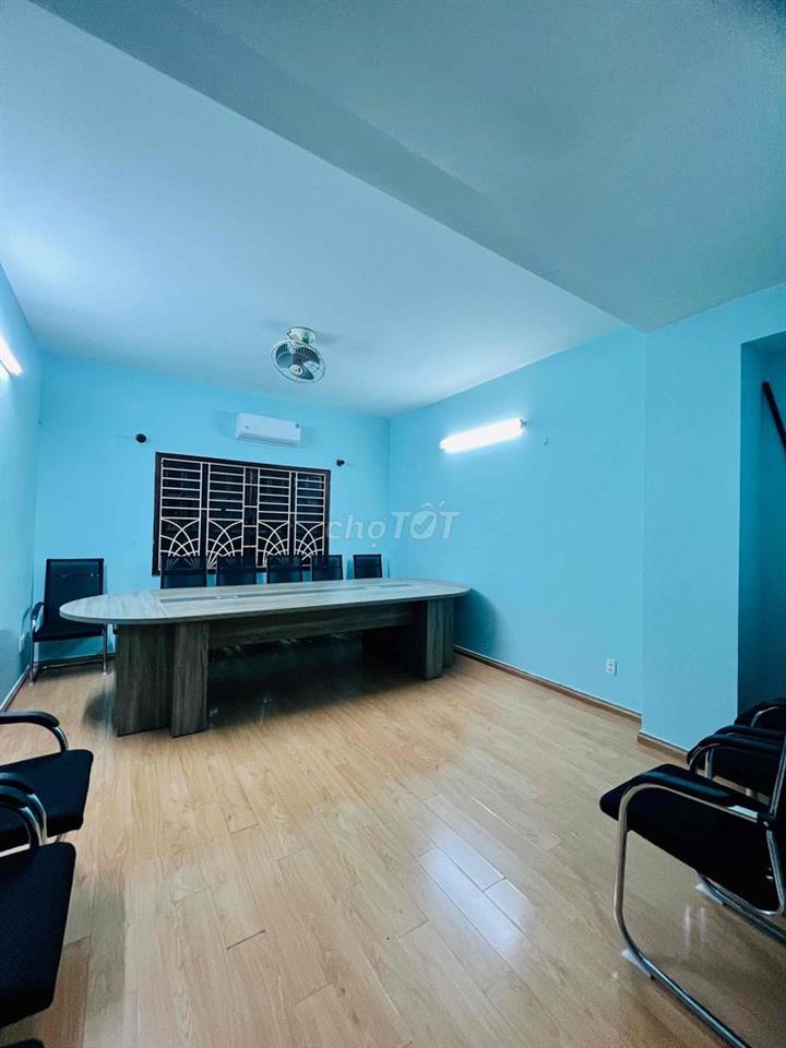 Cho Thuê Siêu Phẩm Biệt Thự DT 8x16 1Trệt 2Lầu 4Pn 3Wc Sân Đậu 2 Ôtô