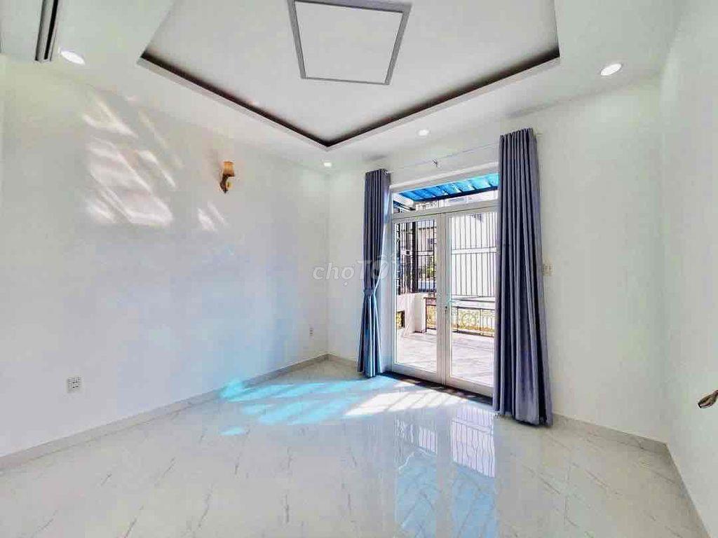 Cho Thuê Nhà Mới DT 280m2 1Trệt 4Lầu 6Pn 4Wc Hẻm 8m Xe Tải Sát Chợ