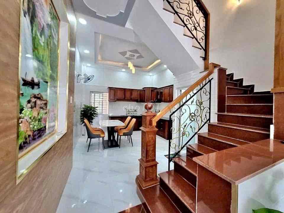 Cho Thuê Nhà Mới DT 280m2 1Trệt 4Lầu 6Pn 4Wc Hẻm 8m Xe Tải Sát Chợ