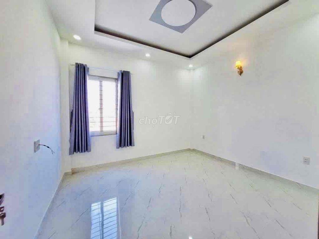 Cho Thuê Nhà Mới DT 280m2 1Trệt 4Lầu 6Pn 4Wc Hẻm 8m Xe Tải Sát Chợ