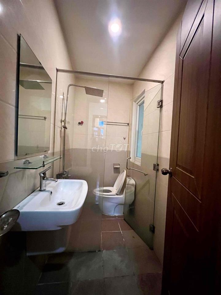 Cho Thuê Nhà 5Pn 4Wc 1Trệt 3Lầu DT 4x13m Sân Xe Máy Hẻm Ôtô Ngã Tư Ga