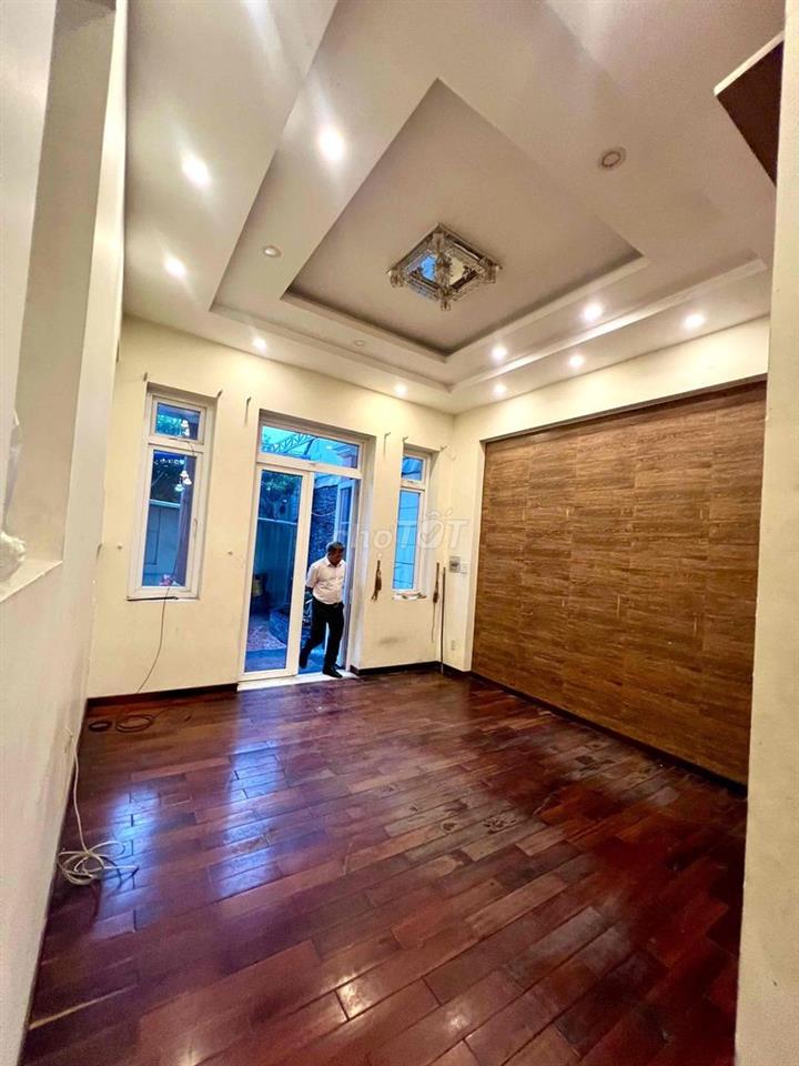 Cho Thuê Nhà 5Pn 4Wc 1Trệt 3Lầu DT 4x13m Sân Xe Máy Hẻm Ôtô Ngã Tư Ga