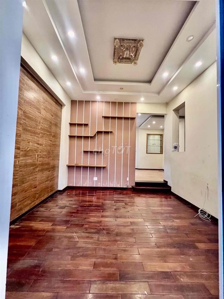 Cho Thuê Nhà 5Pn 4Wc 1Trệt 3Lầu DT 4x13m Sân Xe Máy Hẻm Ôtô Ngã Tư Ga