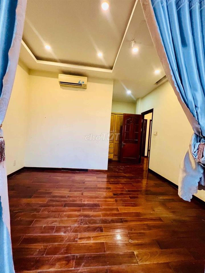 Cho Thuê Nhà 5Pn 4Wc 1Trệt 3Lầu DT 4x13m Sân Xe Máy Hẻm Ôtô Ngã Tư Ga