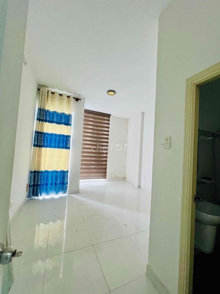 Cho Thuê Nhà DT 4x22m 1Trệt 1Lầu 4Pn 3Wc Hẻm Ôtô Gần Nguyễn Tất Thành