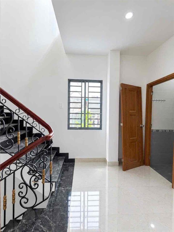 Cho Thuê Biệt Thự DT 8x15m 1Trệt 2Lầu 4Pn 3Wc Đường Nhựa Thông Xe Tải