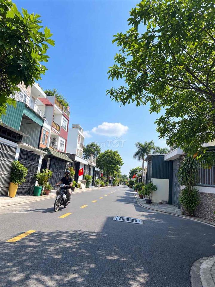 Cho Thuê Biệt Thự DT 8x15m 1Trệt 2Lầu 4Pn 3Wc Đường Nhựa Thông Xe Tải