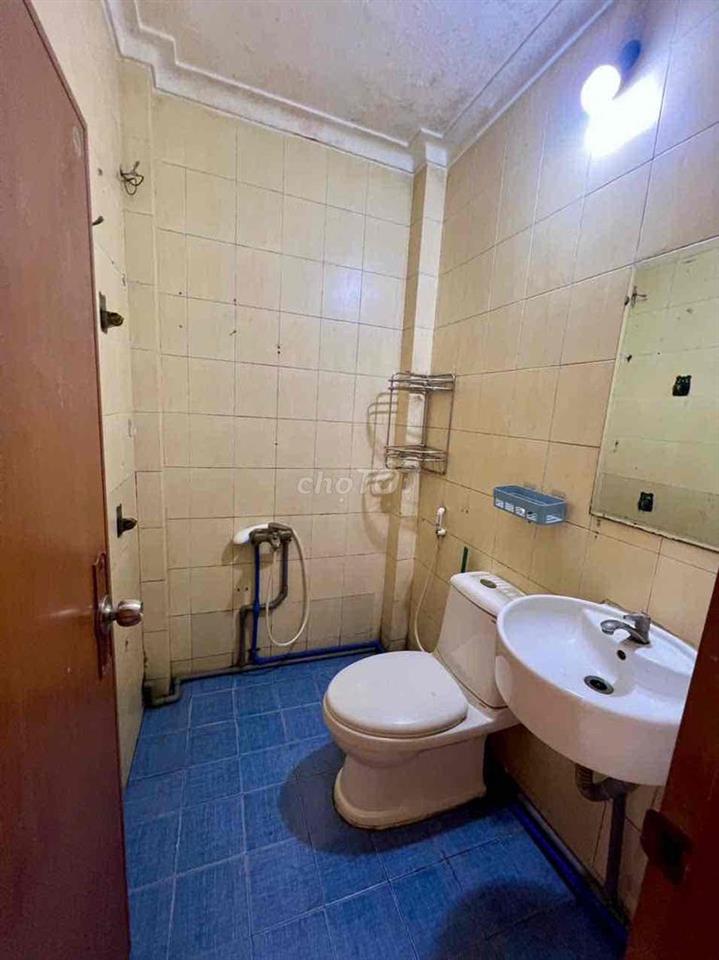 Cho Thuê Nhà DT 110m2 1Trệt 1Lầu 2Pn 2Wc Sân Hẻm Ôtô Ngay Ngã Tư Ga