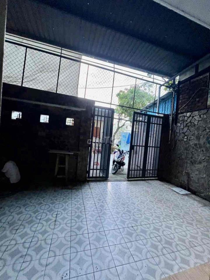 Cho Thuê Nhà DT 110m2 1Trệt 1Lầu 2Pn 2Wc Sân Hẻm Ôtô Ngay Ngã Tư Ga