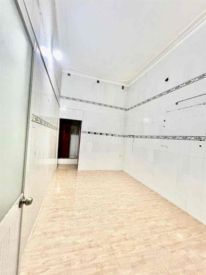 Cho Thuê Nhà DT 110m2 1Trệt 1Lầu 2Pn 2Wc Sân Hẻm Ôtô Ngay Ngã Tư Ga
