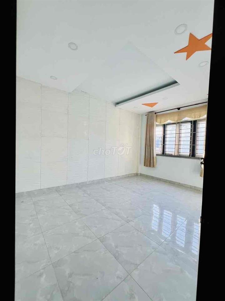 Cho Thuê Nguyên Biệt Thự Sân Vườn DT 10x40m 1Trệt 1Lầu 4Pn 4Wc Hẻm Tải