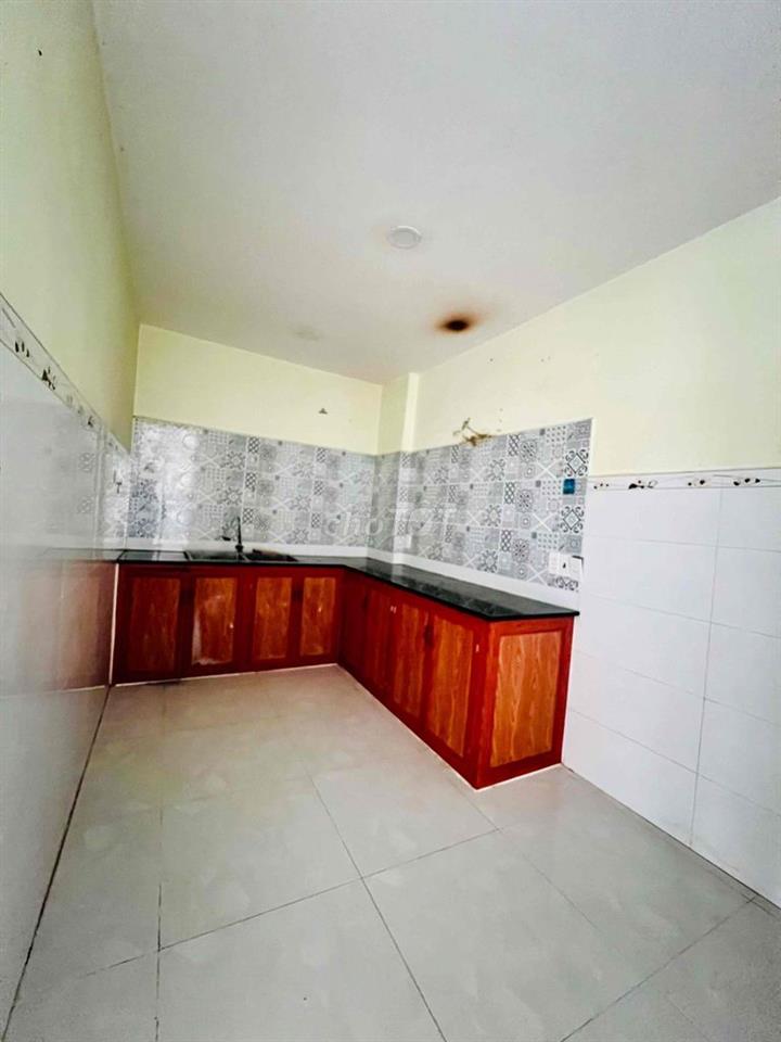 Cho Thuê Nhà DT 5x20 1Trệt 2Lầu 4Pn 4Wc Sân Thượng Hẻm Xe Tải