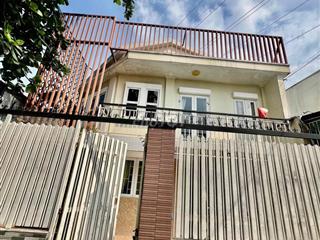 Cho Thuê Nhà DT 5x20 1Trệt 2Lầu 4Pn 4Wc Sân Thượng Hẻm Xe Tải