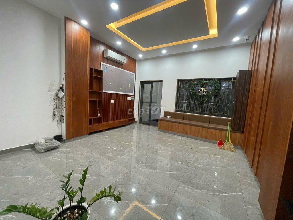 cho thuê văn phòng cityland có ban công thang máy 5tr5