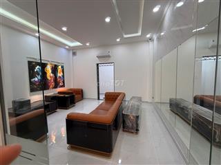 nguyên lầu 1 văn phòng cityland 10tr