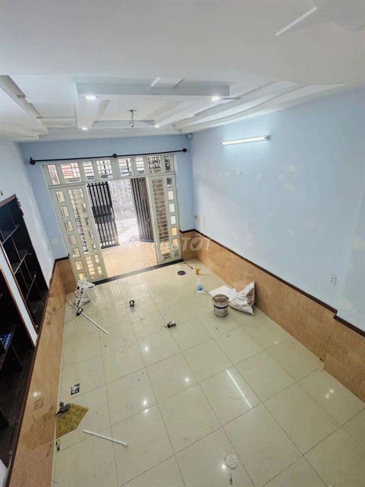 CHO THUÊ NAHF HẺM XE HƠI THÔNG 4PN 5WC LÊ VĂN THỌ P9 GÒ VẤP