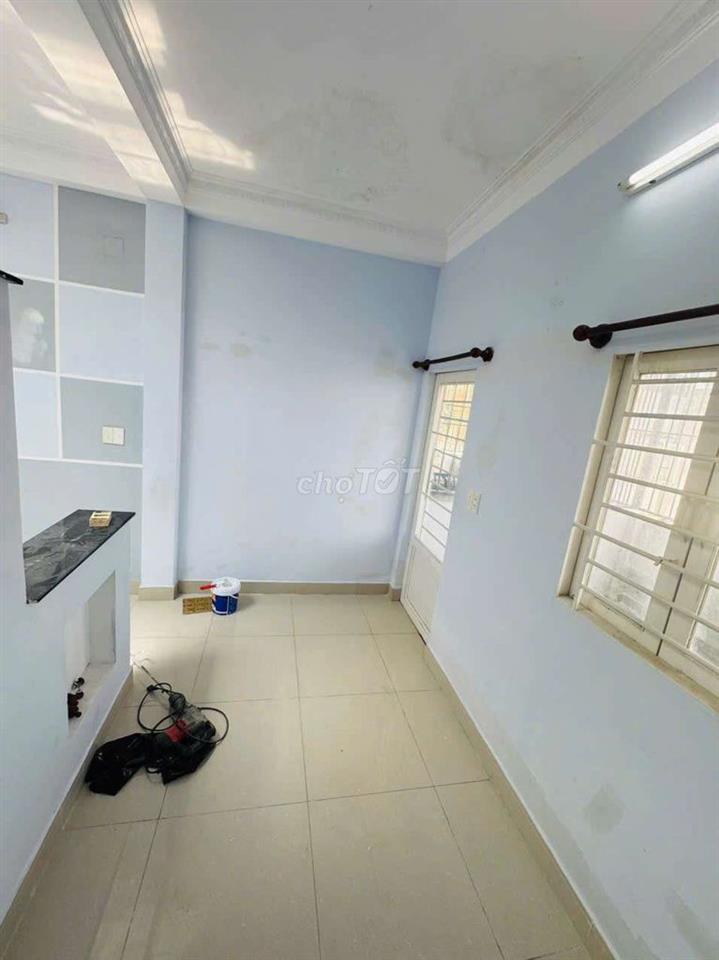CHO THUÊ NAHF HẺM XE HƠI THÔNG 4PN 5WC LÊ VĂN THỌ P9 GÒ VẤP