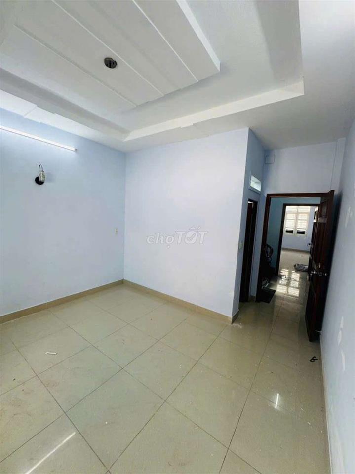 CHO THUÊ NAHF HẺM XE HƠI THÔNG 4PN 5WC LÊ VĂN THỌ P9 GÒ VẤP