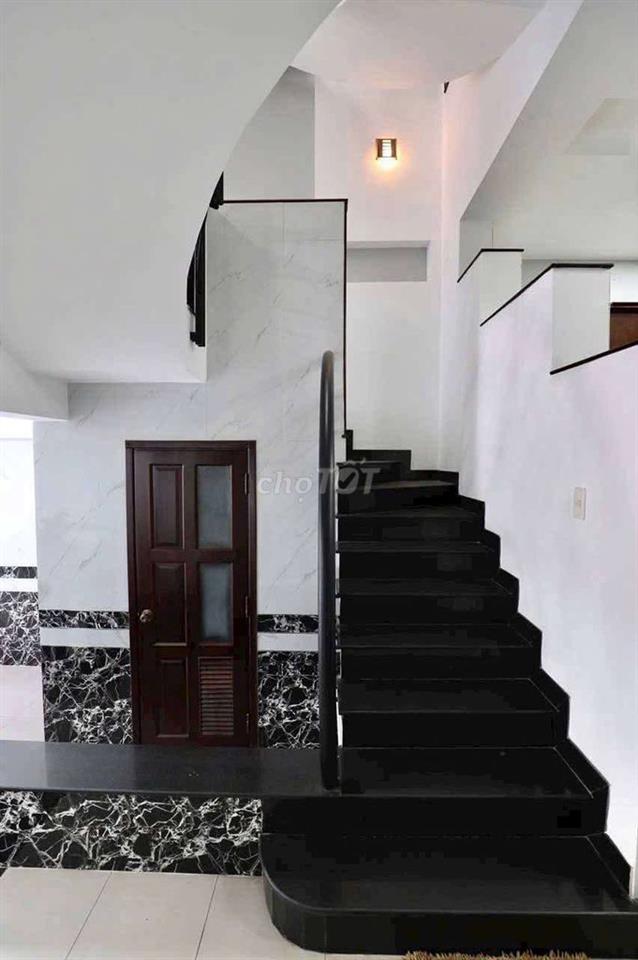 CHO THUÊ NHÀ DIỆN TÍCH KHỦNG XE TẢI THÔNG LÊ ĐỨC THỌ P15