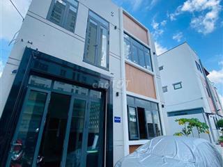 CHO THUÊ NHÀ XE HƠI ĐẬU CỬA NGUYỄN VĂN DUNG P6 3PN 2WC