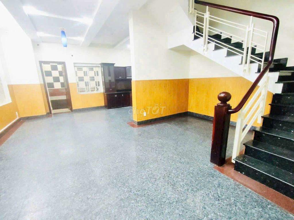 CHO THUÊ NHÀ MẶT TIỀN PHƯỜNG 16 DIỆN TÍCH KHỦNG