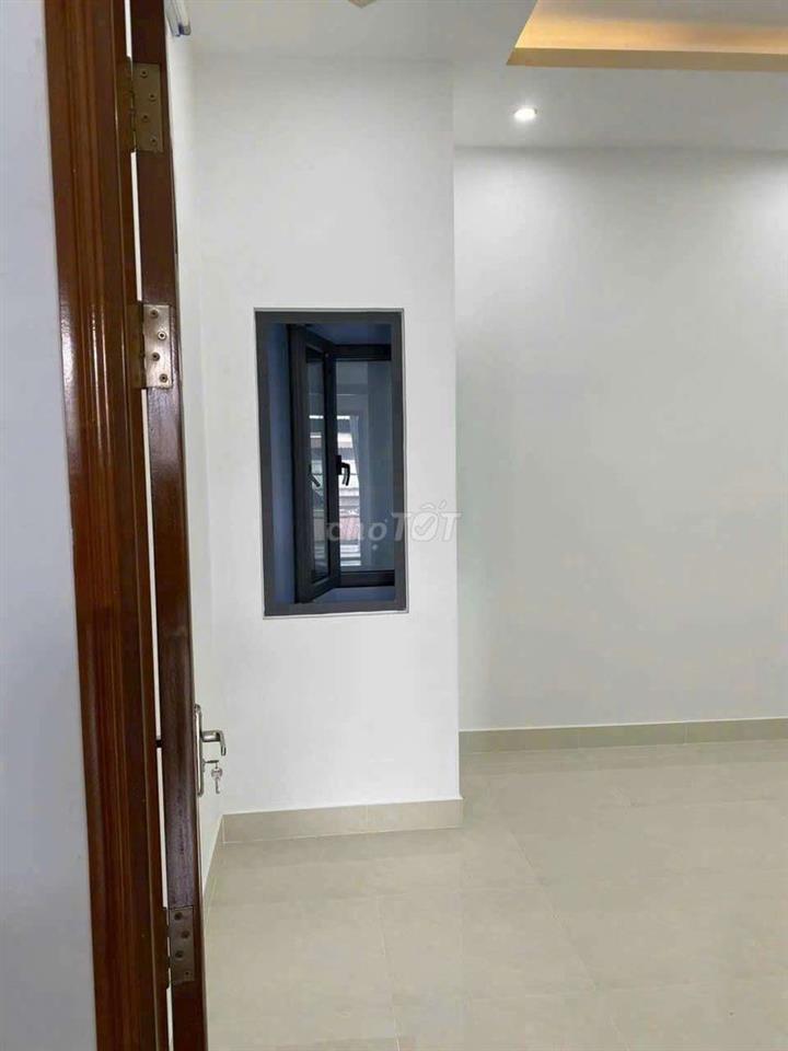 CHO THUÊ NHÀ 4PN 3WC SẴN MÁY LẠNH QUANG TRUNG P8 GÒ VẤP