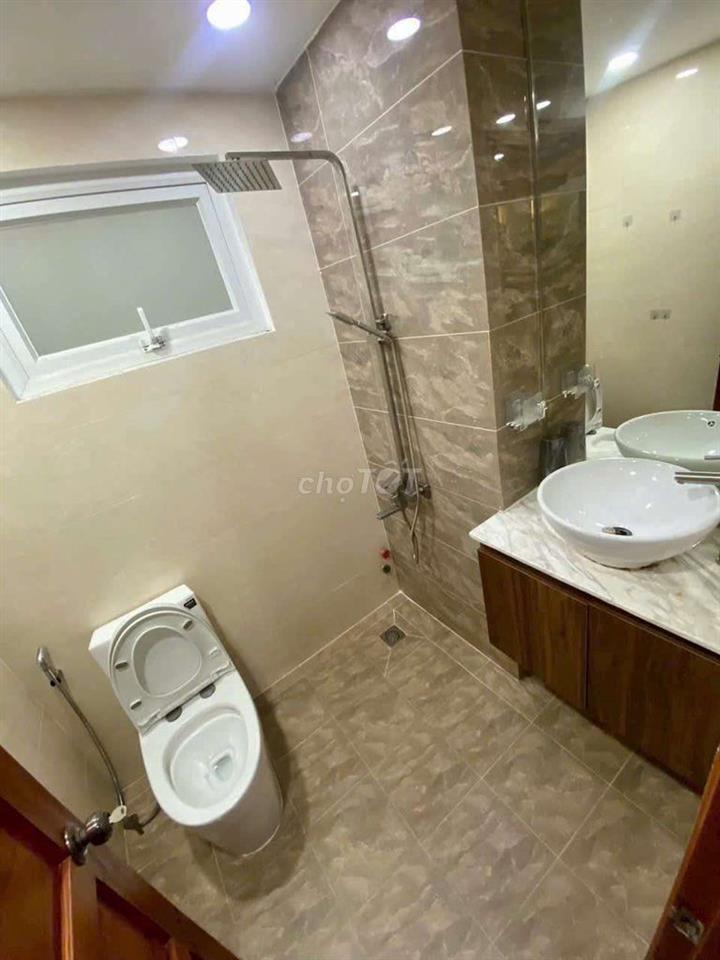 CHO THUÊ NHÀ HẺM XE TẢI THÔNG 4PN 5WC FULL NT NGUYỄN VĂN KHỐI P11