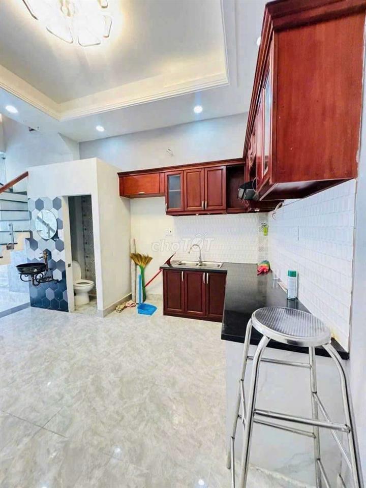 CHO THUÊ NHÀ HẺM XE TẢI THÔNG 5PN 3WC DS28 P6 GÒ VẤP