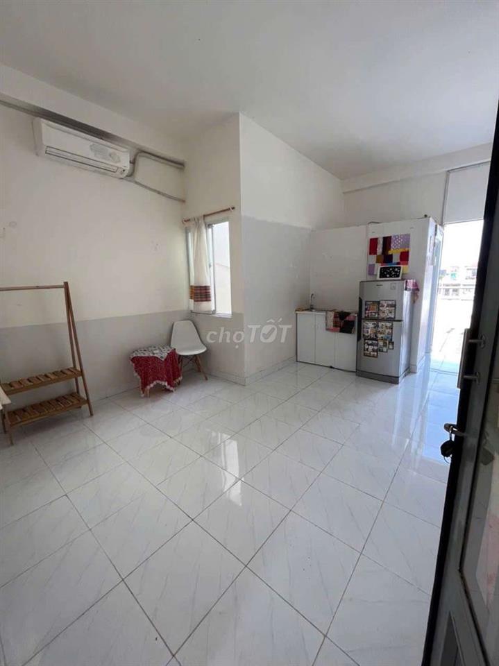 Ban CHDV Thu nhap 40tr/thang dien tich 4x24 duc 3 lau san thuong