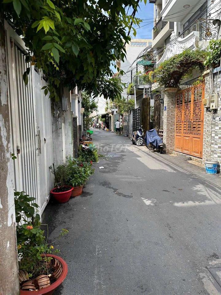 Ban CHDV Thu nhap 40tr/thang dien tich 4x24 duc 3 lau san thuong