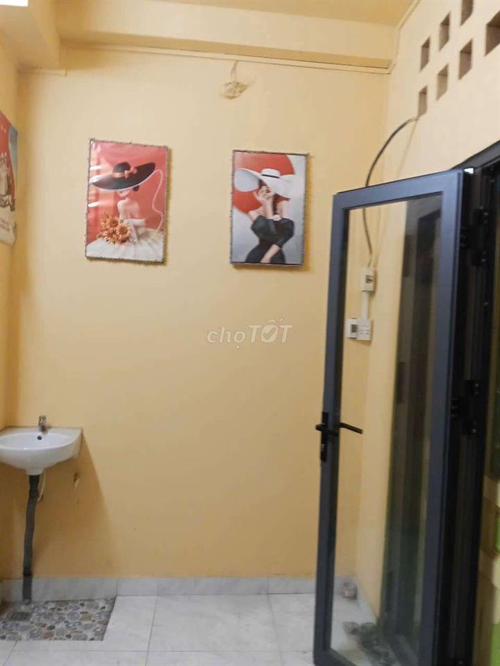 Chính chủ bán nhà SỔ HỔNG RIÊNG hẻm xe hơi thông