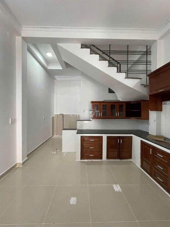 Chính chủ bán nhà 4x13 đúc 3 lầu hẻm ô tô