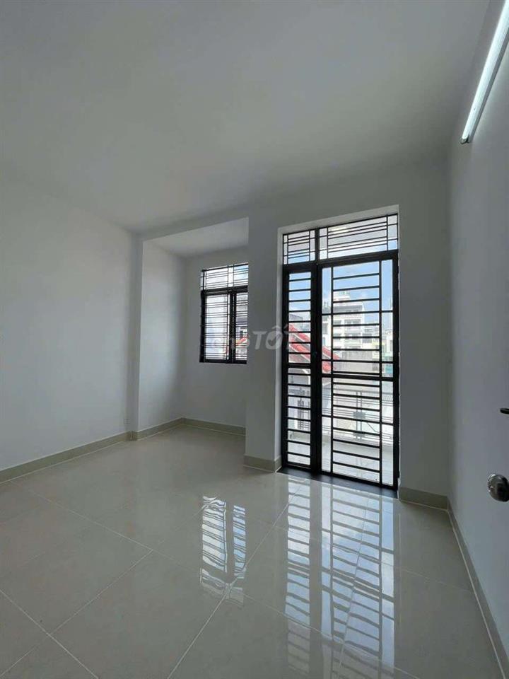 Chính chủ bán nhà 4x13 đúc 3 lầu hẻm ô tô