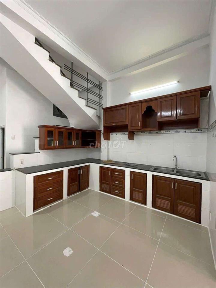 Chính chủ bán nhà 4x13 đúc 3 lầu hẻm ô tô